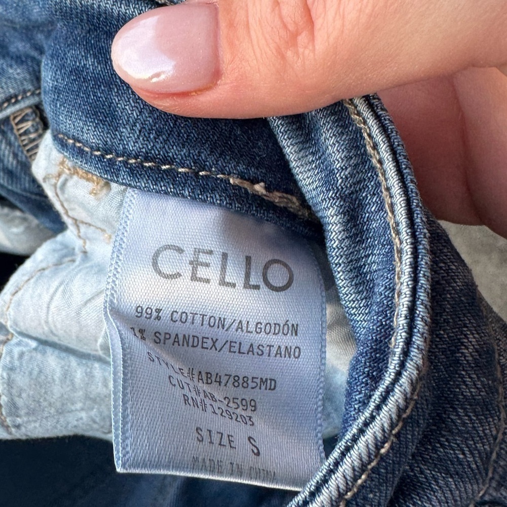WOMENS CELLO JEAN SHORTS SIZE SMALL - Picture 3 of 4